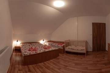 Triple room with cot